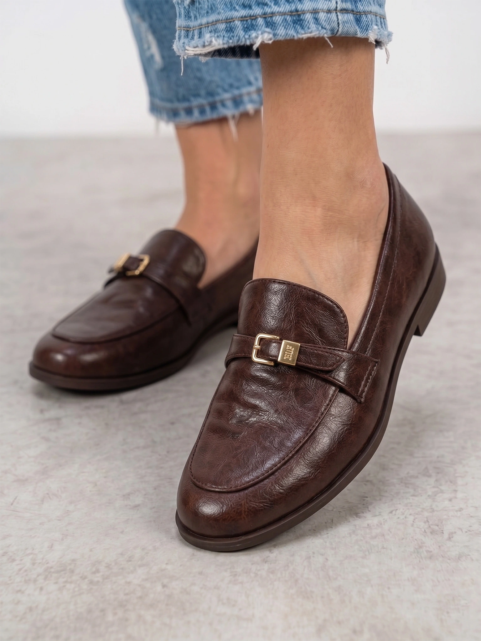 Лоферы бордового цвета на венском каблуке